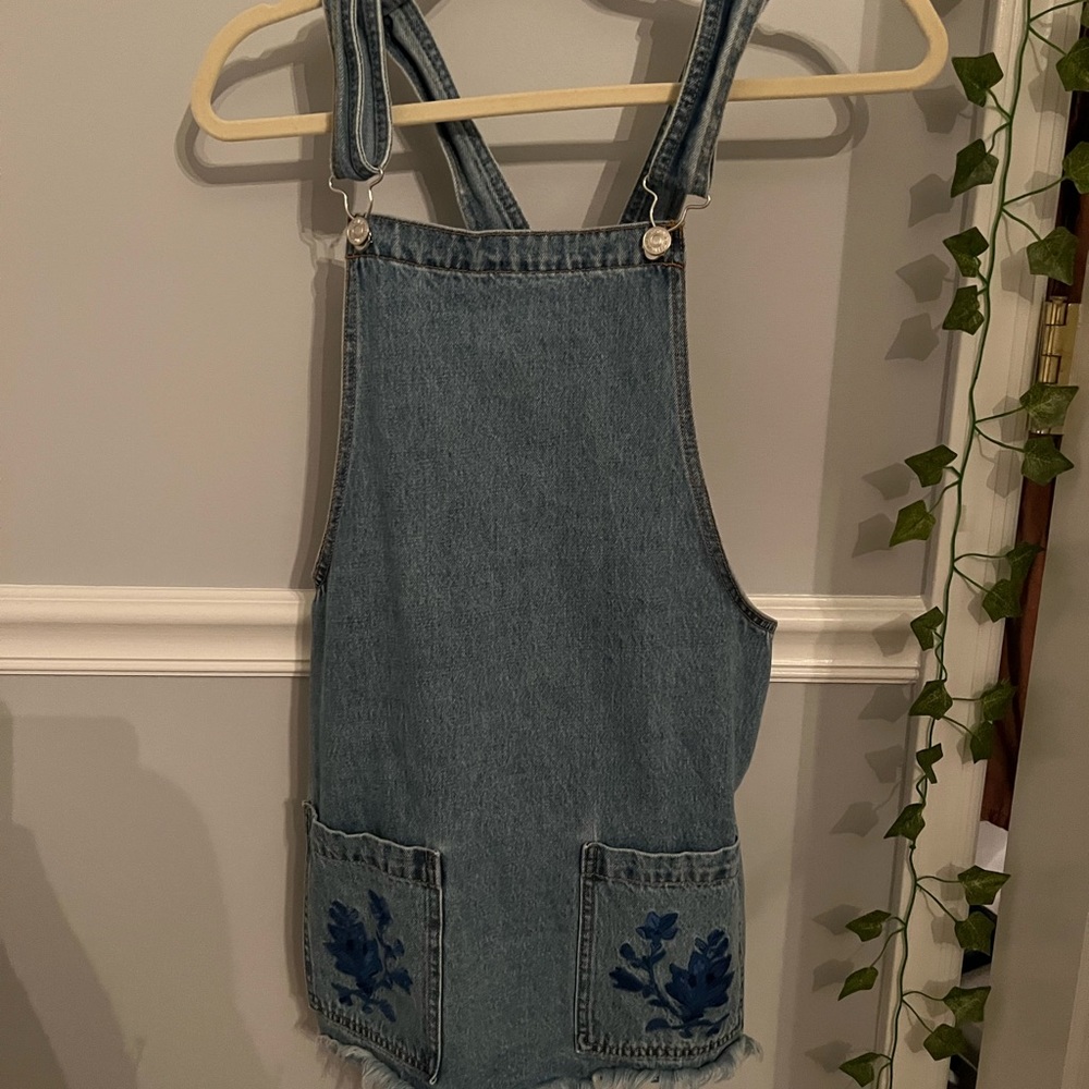 forever, 21 overalls with floral embroidery size small